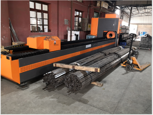 Montar âncora de poste quadrado