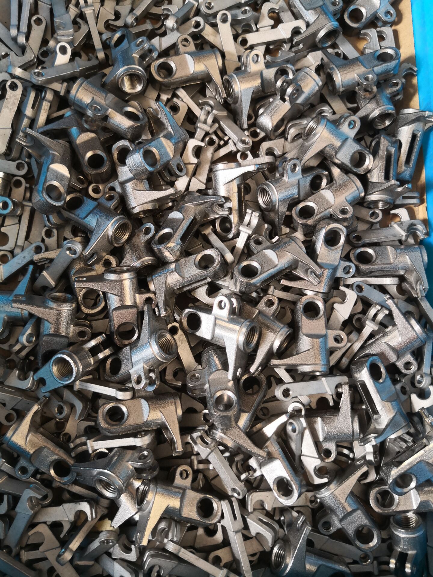 Sistemas de liberação para molas a gás bloqueáveis